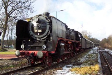 Dampflok 01 066
